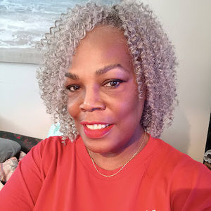 Meet your Posher, Renee